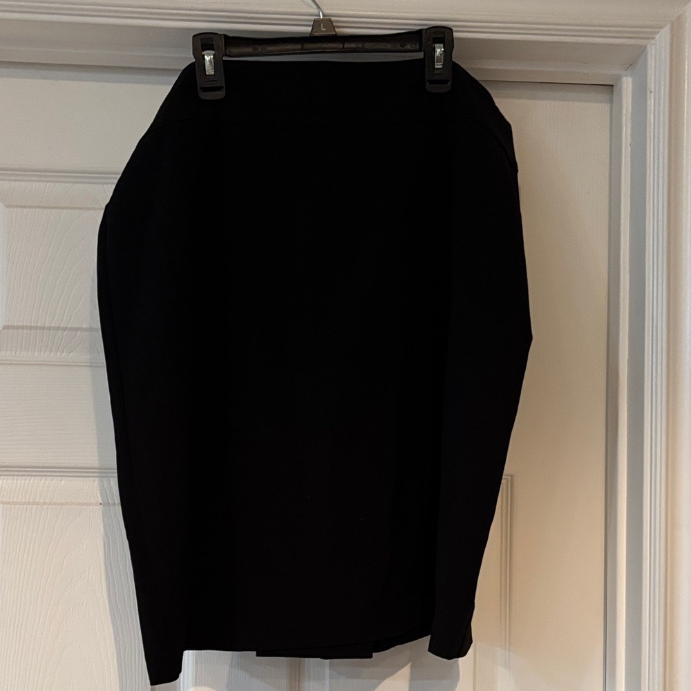New York & Company Classic Black Pencil Skirt